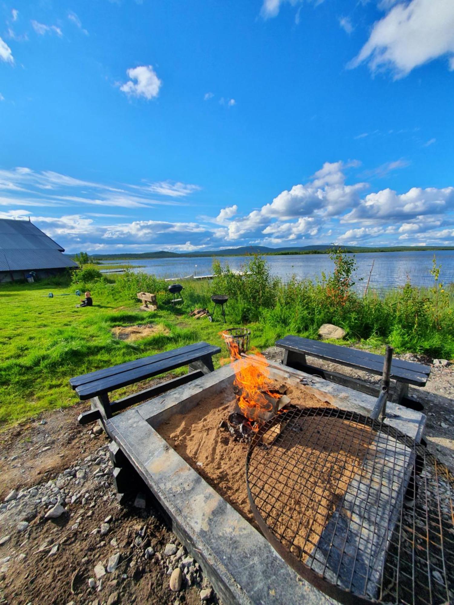 Camp Caroli Wooden Cabins Jukkasjärvi Esterno foto