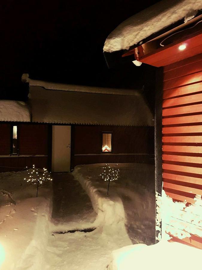 Camp Caroli Wooden Cabins Jukkasjärvi Esterno foto