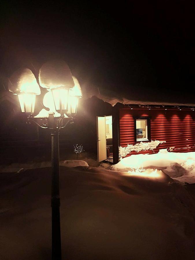 Camp Caroli Wooden Cabins Jukkasjärvi Esterno foto