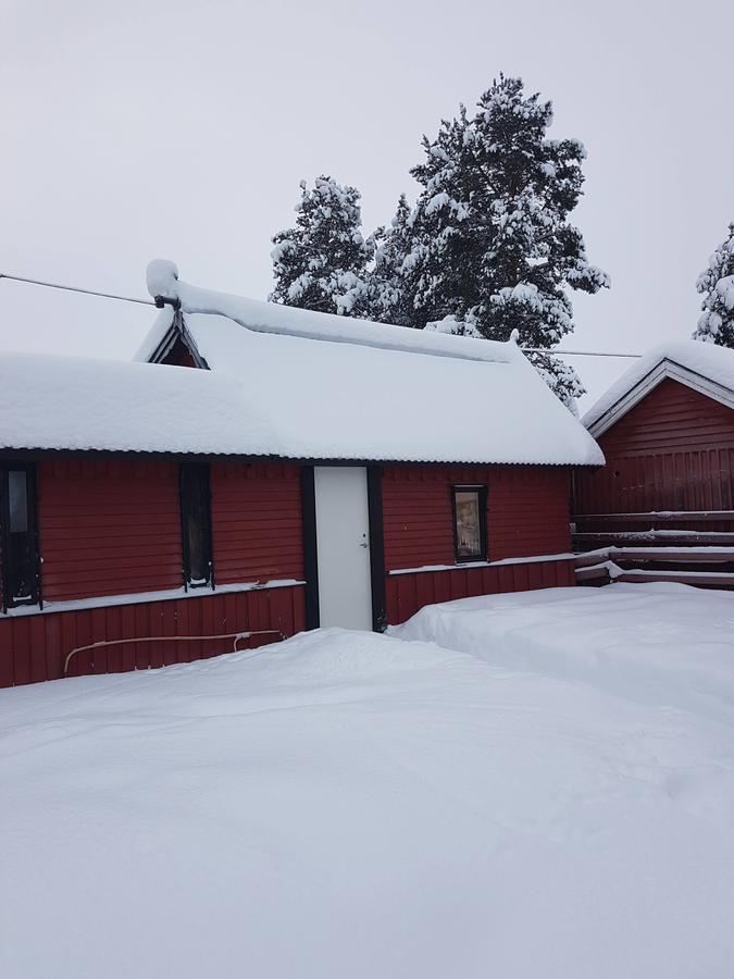 Camp Caroli Wooden Cabins Jukkasjärvi Esterno foto