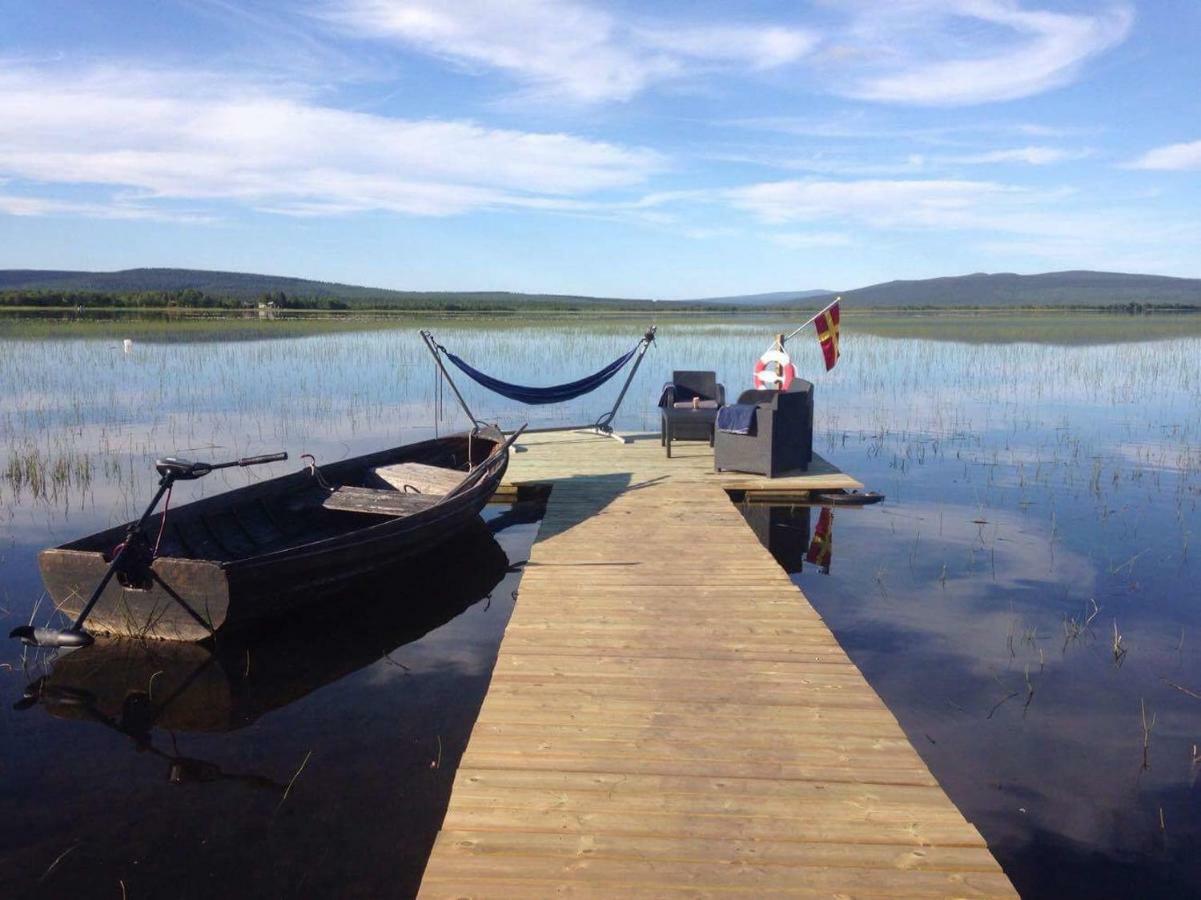 Camp Caroli Wooden Cabins Jukkasjärvi Esterno foto
