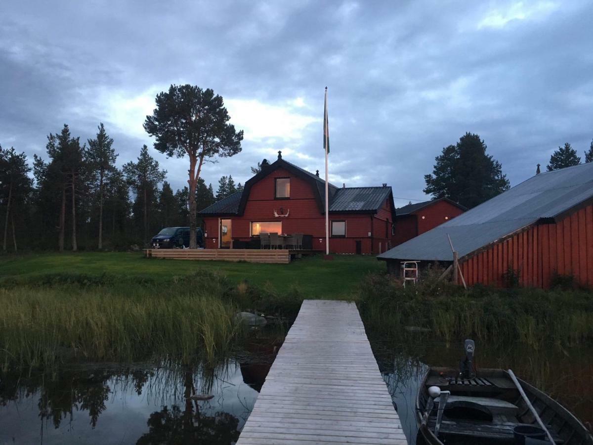 Camp Caroli Wooden Cabins Jukkasjärvi Esterno foto